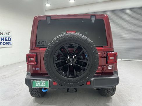 Used 2022 Jeep Wrangler Unlimited Sahara w/ Cold Weather Group AWD/4WD image 7