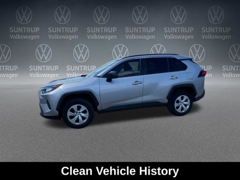 Used 2020 Toyota RAV4 LE FWD image 6