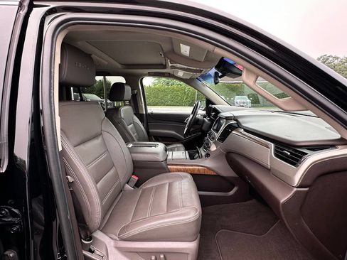 Certified 2019 GMC Yukon Denali w/ Denali Ultimate Package AWD/4WD image 14