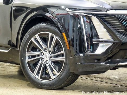 New 2026 Cadillac Lyriq Luxury w/ LPO, Floor Liner Package AWD/4WD image 3