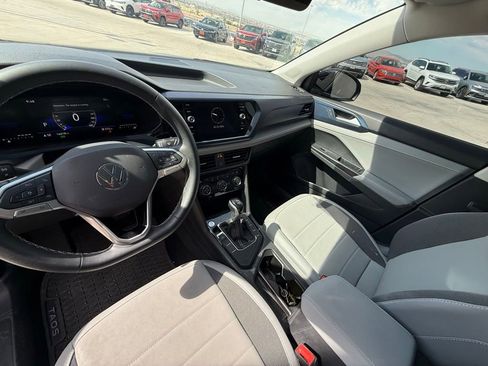 Used 2024 Volkswagen Taos SE FWD image 12