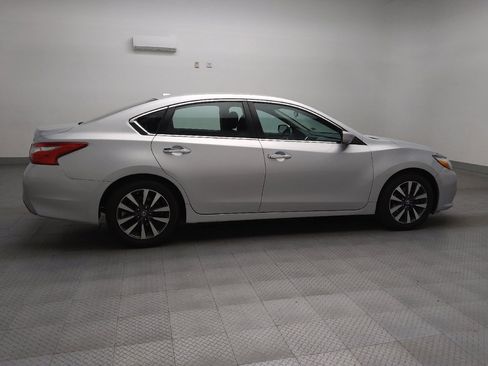 Used 2017 Nissan Altima 2.5 SV image 10