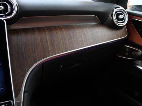 New 2025 Mercedes-Benz GLC 350e 4MATIC image 30