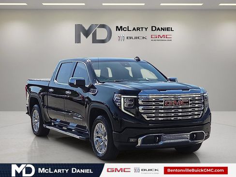 Used 2022 GMC Sierra 1500 Denali AWD/4WD image 1