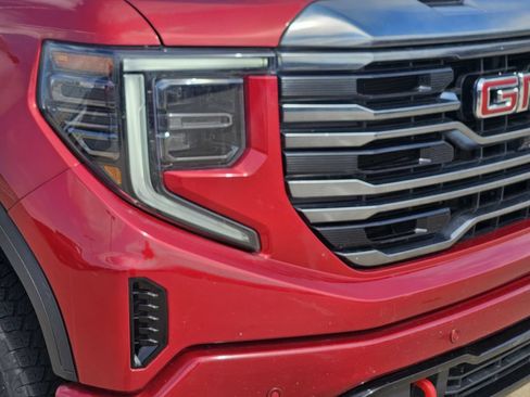 Used 2024 GMC Sierra 1500 AT4 w/ Technology Package AWD/4WD image 8