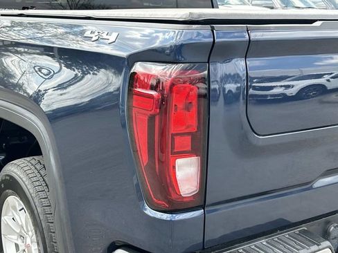 Used 2022 GMC Sierra 1500 SLE image 10