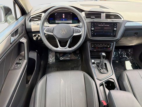Used 2023 Volkswagen Tiguan SE FWD image 14
