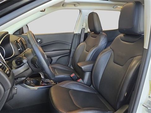 Used 2019 Jeep Compass Limited image 11