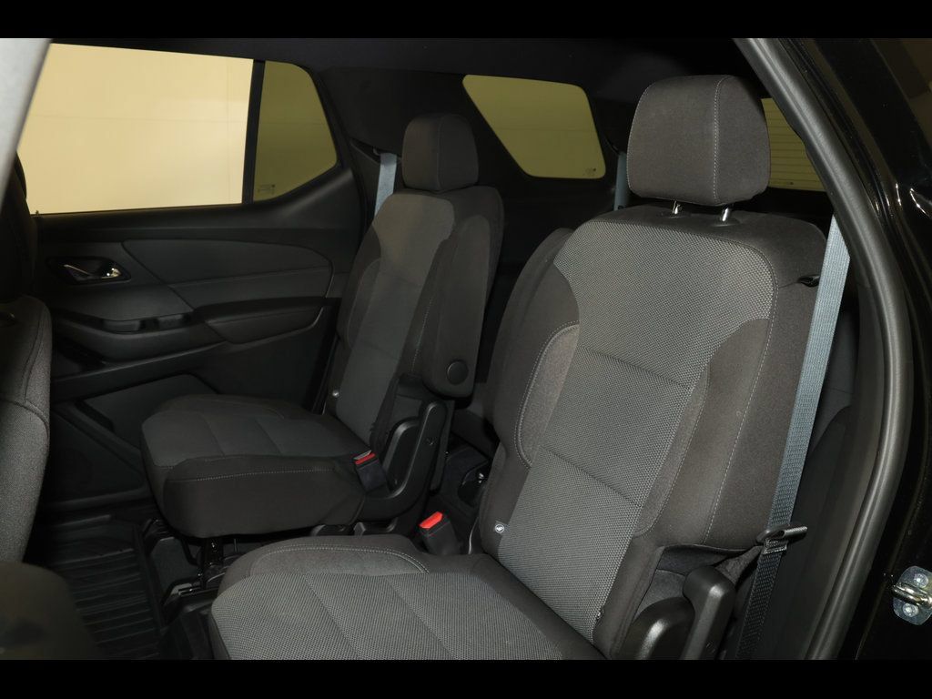 Used 2023 Chevrolet Traverse LT FWD image 31