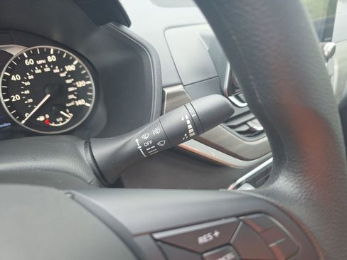 Used 2025 Nissan Altima 2.5 SV FWD image 18