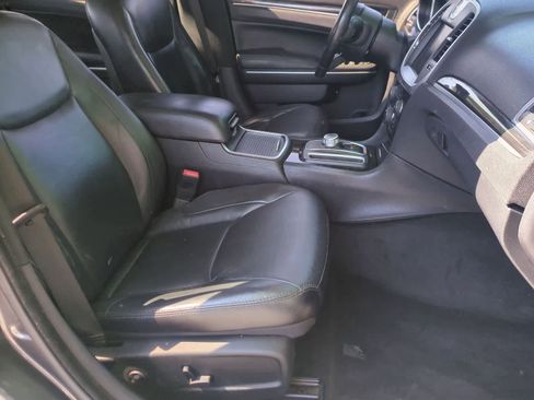 Used 2015 Chrysler 300 Limited w/ Driver Convenience Group RWD image 19