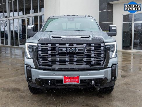 Used 2025 GMC Sierra 2500 Denali Ultimate image 2