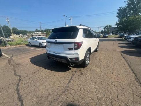 Used 2023 Honda Passport TrailSport image 12