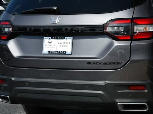Used 2025 Honda Pilot Black Edition image 30