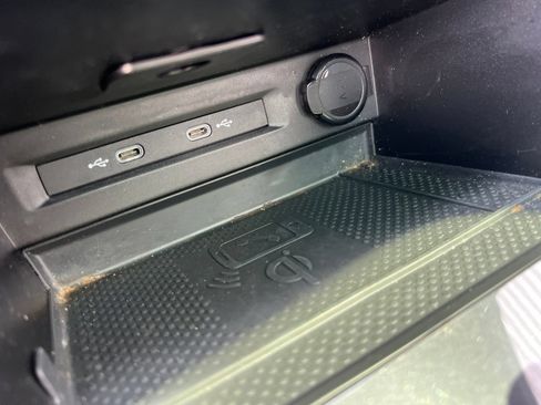 Certified 2024 Volkswagen Tiguan SE R-Line FWD image 21