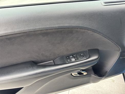 Used 2019 Dodge Challenger SRT Hellcat Redeye image 20