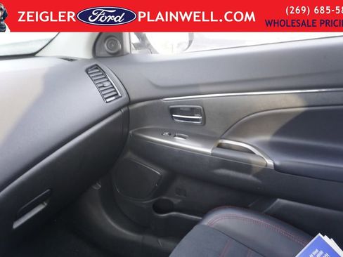 Used 2024 Mitsubishi Outlander Sport SE image 24