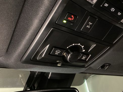 Used 2023 Toyota Tacoma TRD Off-Road image 16