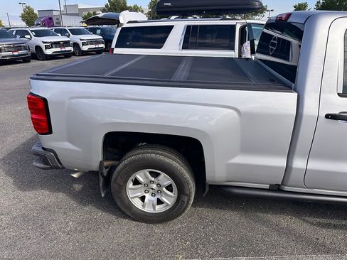 Used 2018 Chevrolet Silverado 1500 W/T RWD image 3
