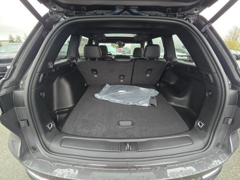 New 2025 Jeep Grand Cherokee Limited image 16