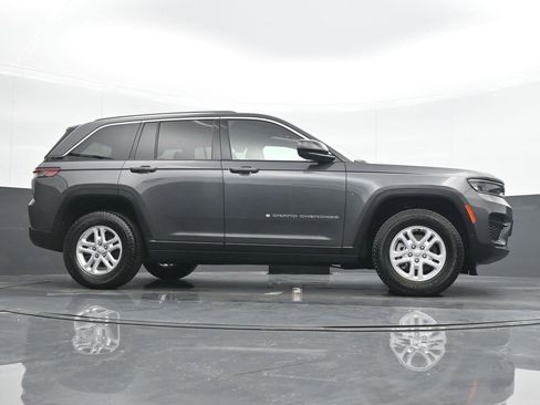 Used 2024 Jeep Grand Cherokee Laredo image 22