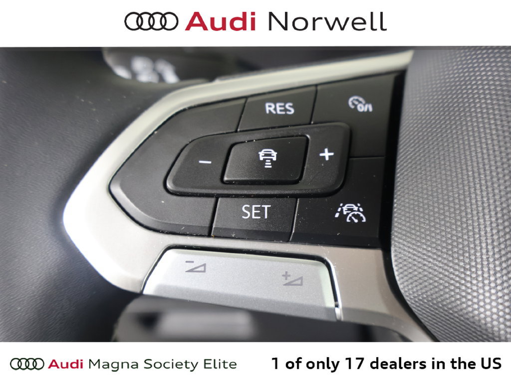 Used 2023 Volkswagen Tiguan SE AWD/4WD image 25