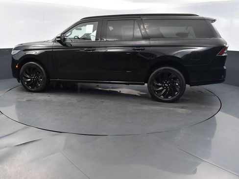 New 2025 Lincoln Navigator L Reserve w/ Jet Appearance Package image 2