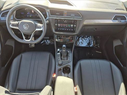 Used 2024 Volkswagen Tiguan SE AWD/4WD image 14