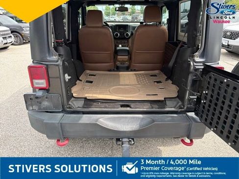 Used 2017 Jeep Wrangler Rubicon w/ Power Convenience Group AWD/4WD image 10