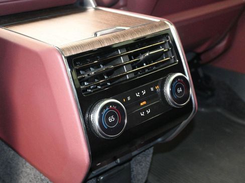 Used 2023 Land Rover Range Rover Long Wheelbase Autobiography image 16