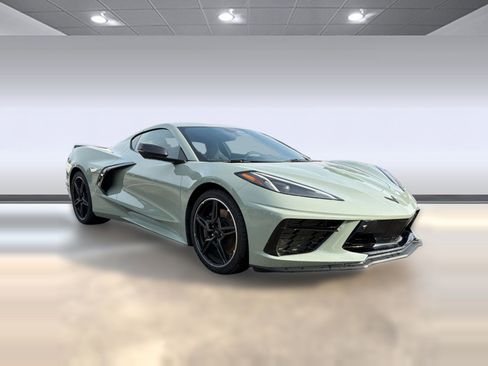 Used 2024 Chevrolet Corvette Stingray Preferred Cpe w/ Z51 Performance Package RWD image 7