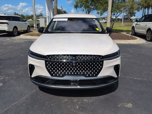 Certified 2025 Lincoln Nautilus Premier AWD/4WD image 9
