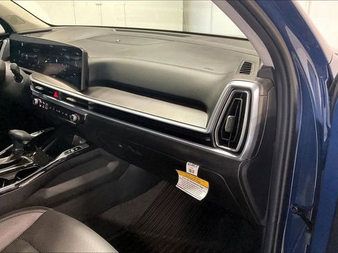 Used 2025 Kia Sorento SX FWD image 10