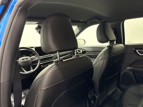 New 2026 Jeep Compass Latitude AWD/4WD image 17