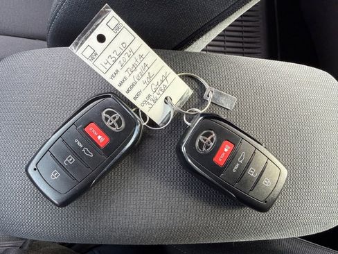 Used 2024 Toyota Corolla LE image 38