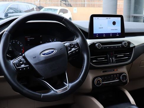 Used 2022 Ford Escape SE w/ Cold Weather Package FWD image 35