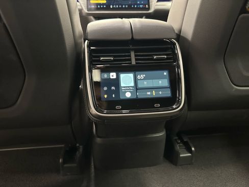 Used 2023 Rivian R1S Adventure image 39