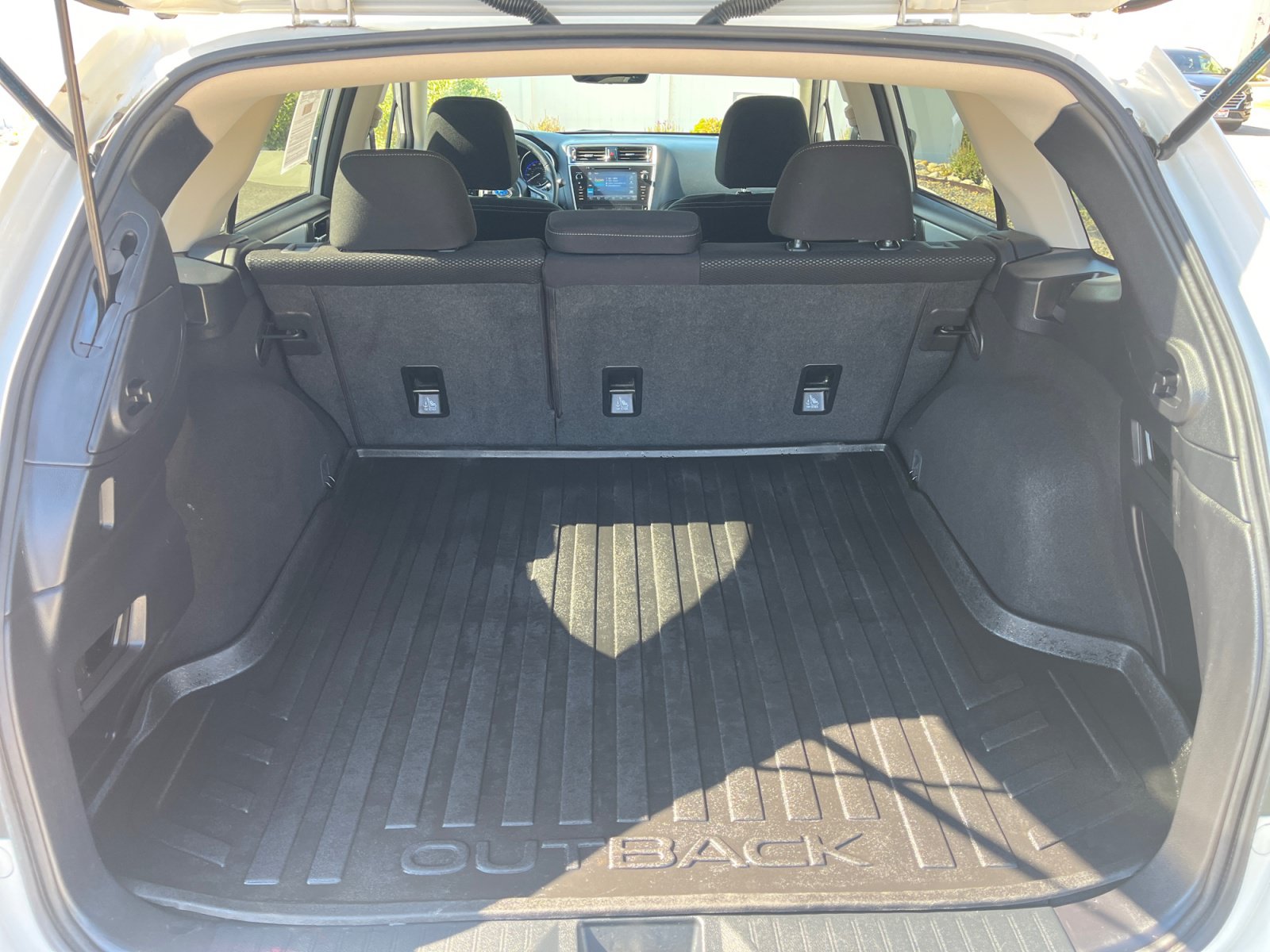 Used 2019 Subaru Outback 2.5i Premium AWD/4WD image 34