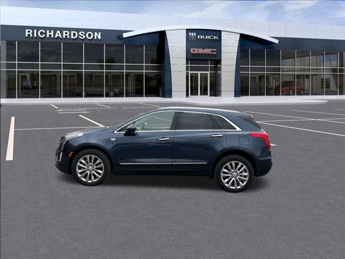 Used 2018 Cadillac XT5 Platinum w/ Driver Assist Package AWD/4WD image 2