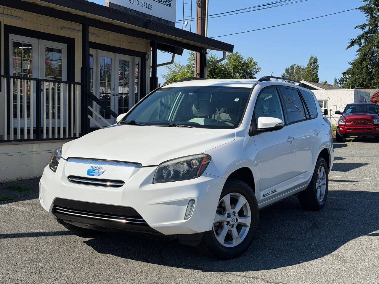 Used 2014 Toyota RAV4 EV FWD image 1