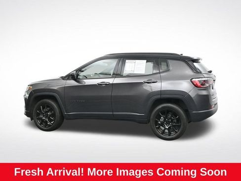 Used 2025 Jeep Compass Trailhawk AWD/4WD image 1