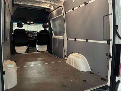 Used 2025 Mercedes-Benz Sprinter 2500 image 18