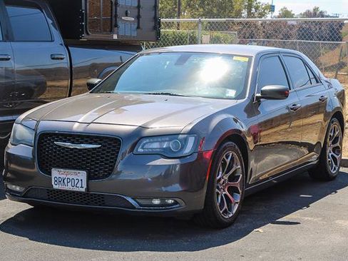 Used 2018 Chrysler 300 S image 28