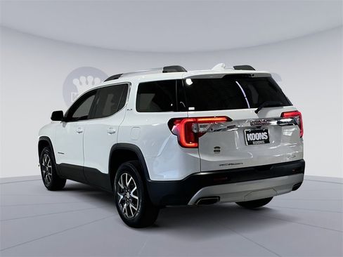 Used 2023 GMC Acadia SLE w/ Driver Convenience Package image 14
