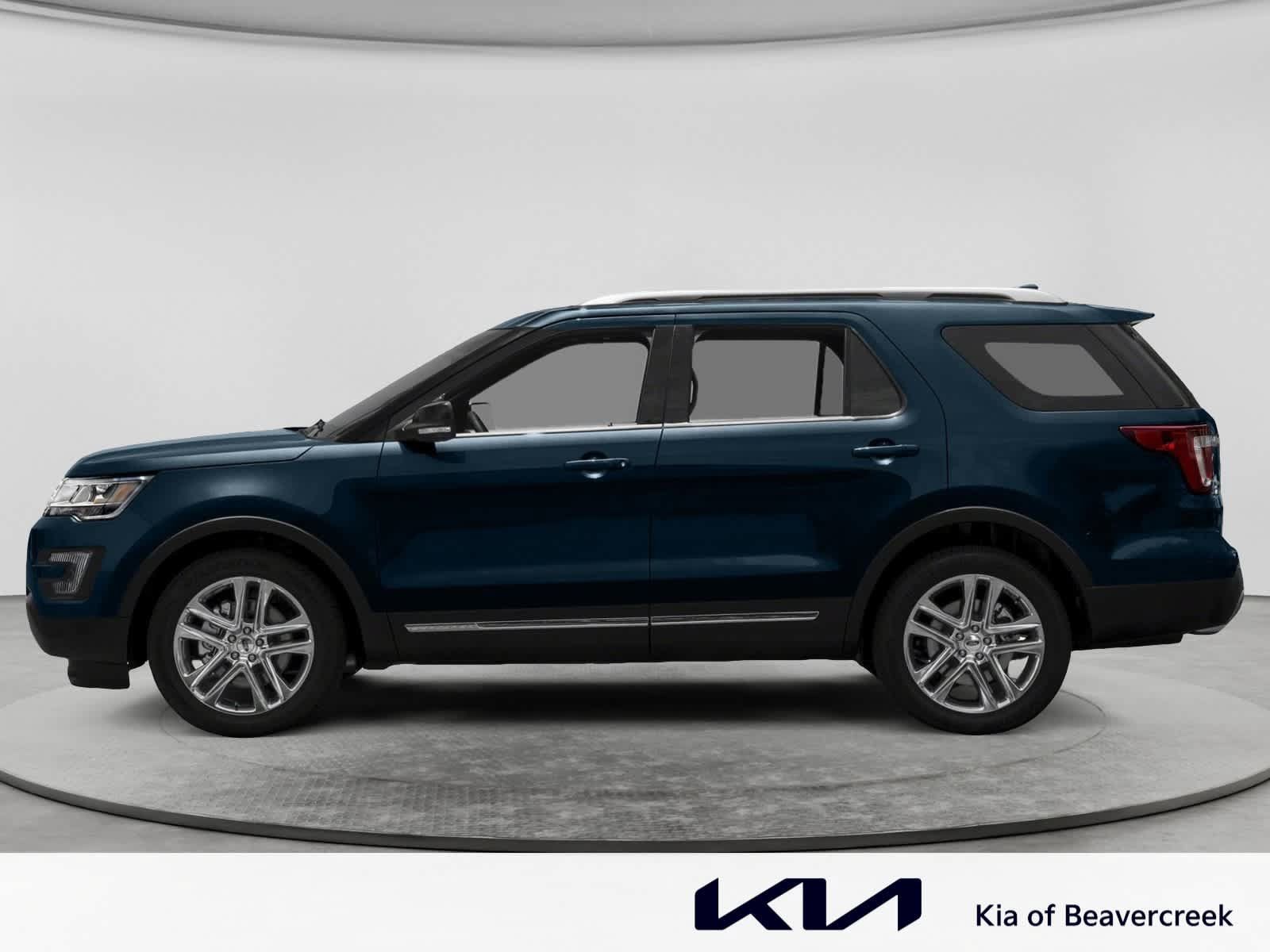Used 2017 Ford Explorer XLT w/ Equipment Group 202A AWD/4WD image 3