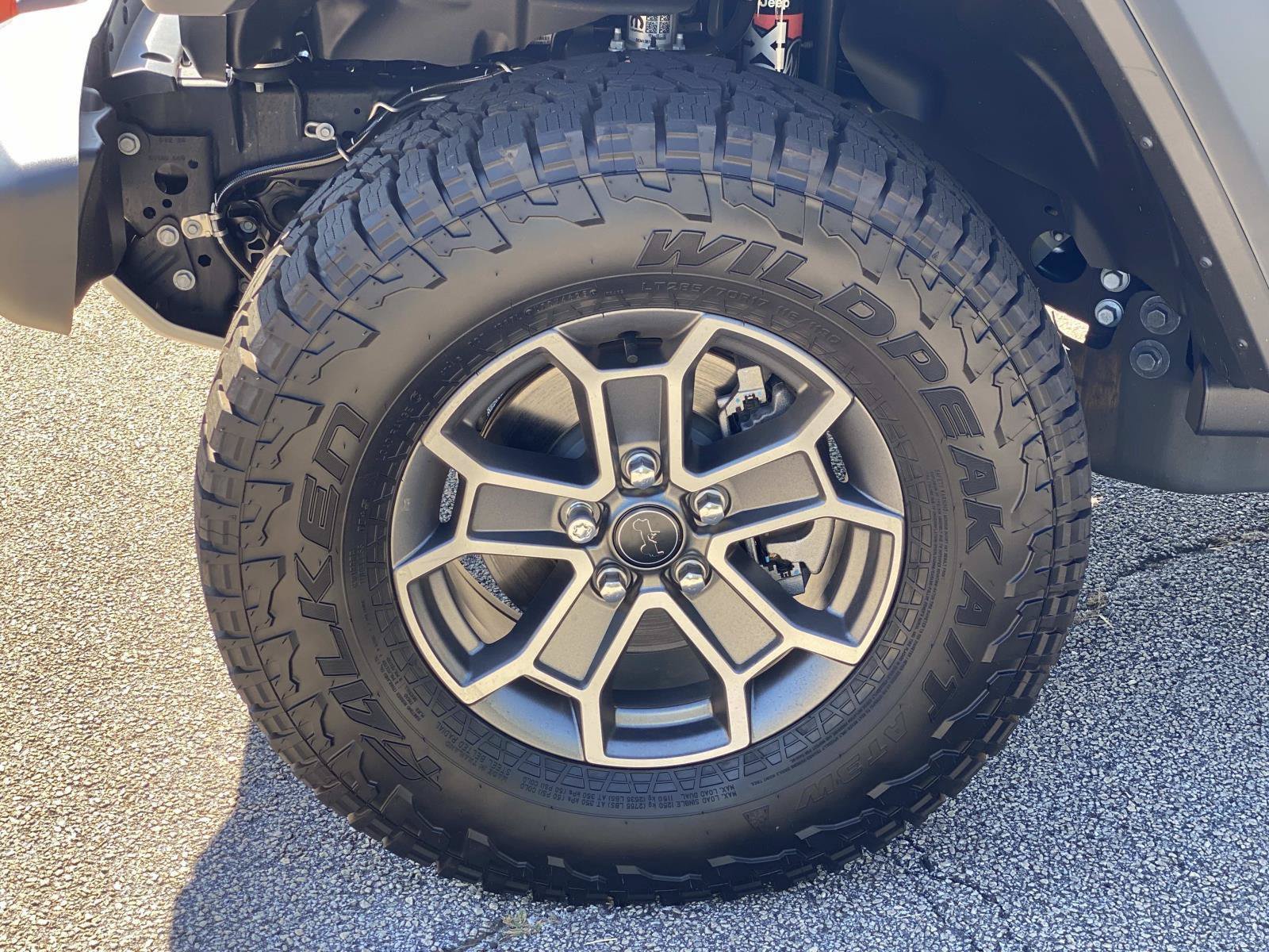 Used 2026 Jeep Gladiator Mojave AWD/4WD image 11