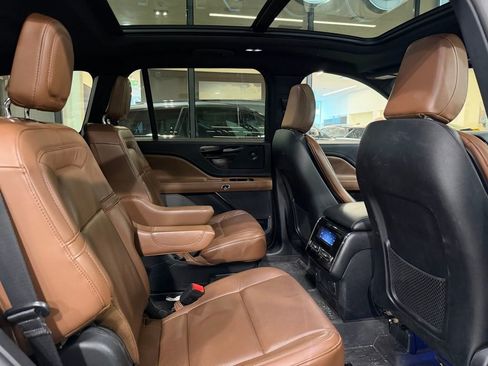 Used 2023 Lincoln Aviator Reserve w/ Elements Package Plus AWD/4WD image 23