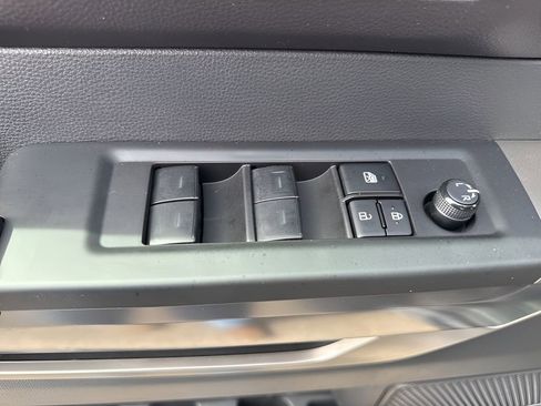 Used 2025 Toyota Tundra SR5 AWD/4WD image 27
