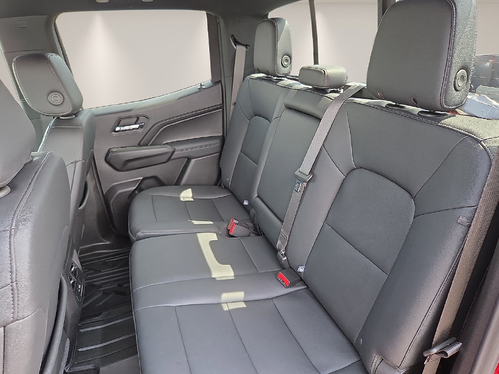 Used 2024 GMC Canyon Elevation w/ Elevation Premium Package AWD/4WD image 12