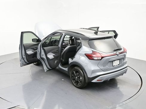 Used 2024 Nissan Kicks SR w/ SR Premium Package FWD image 23
